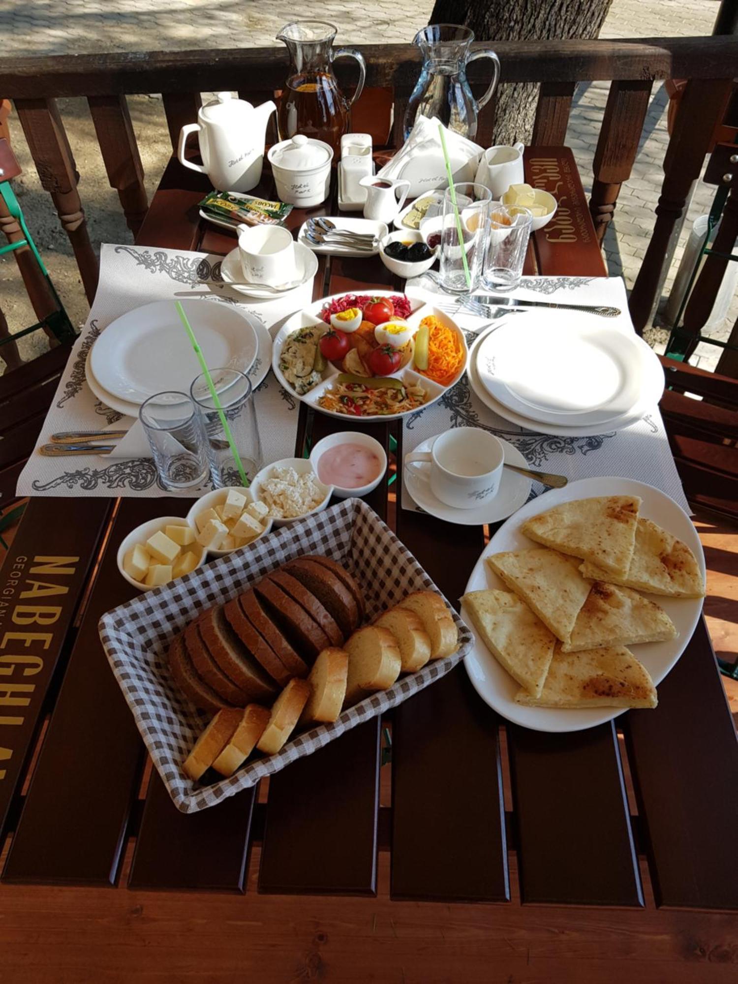 Park Hotel 쿠타이시 외부 사진