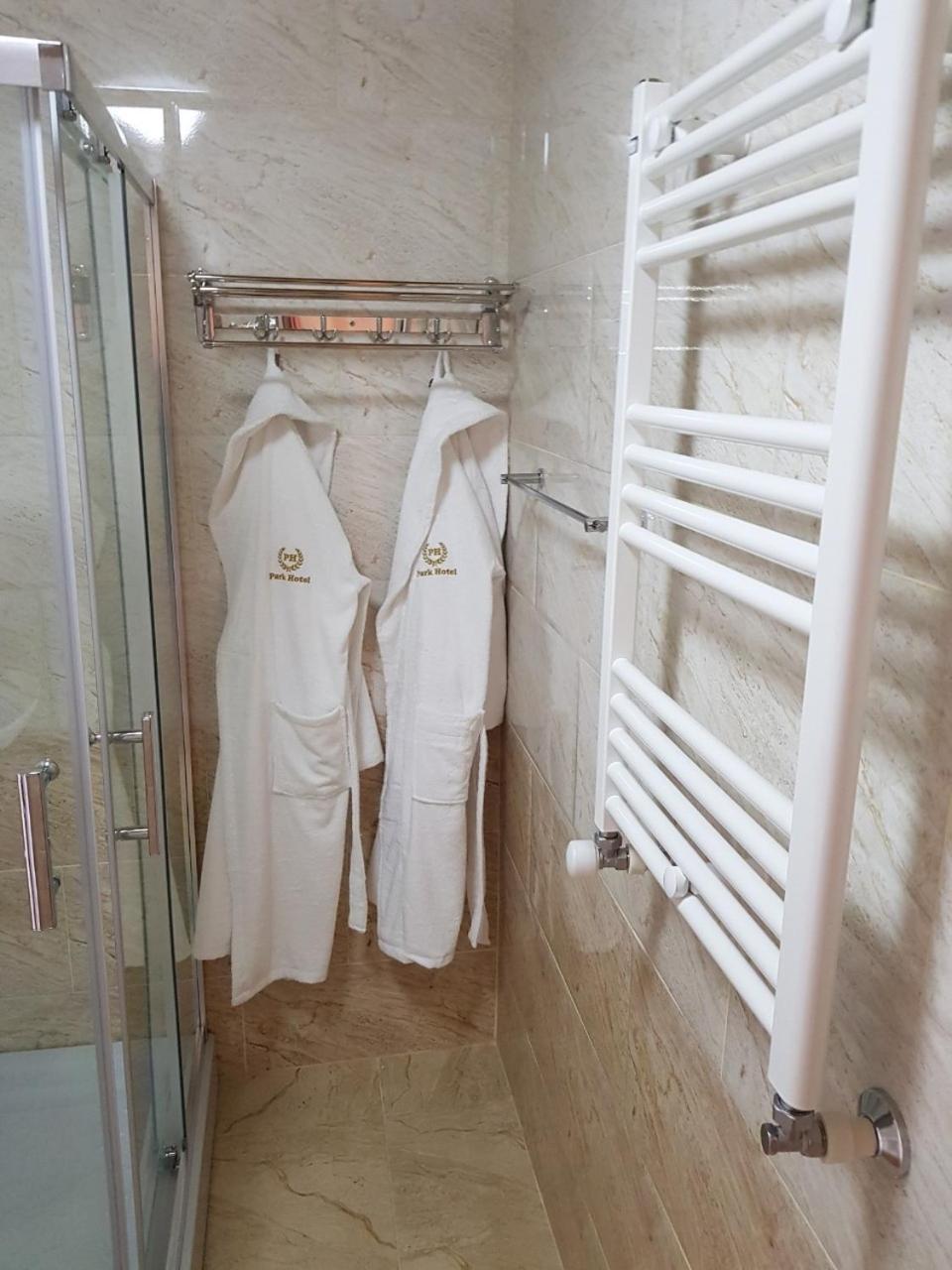 Park Hotel 쿠타이시 외부 사진