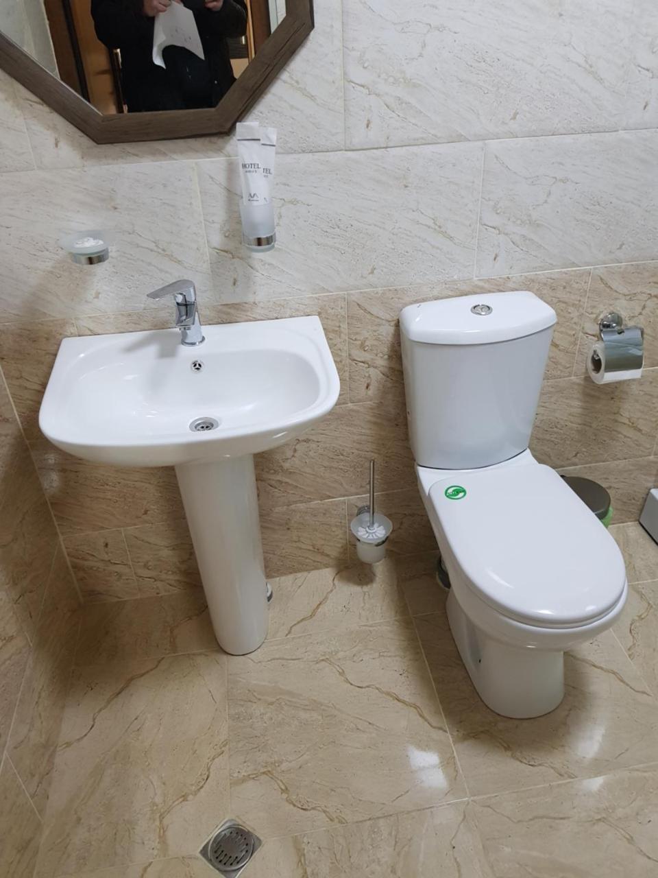 Park Hotel 쿠타이시 외부 사진