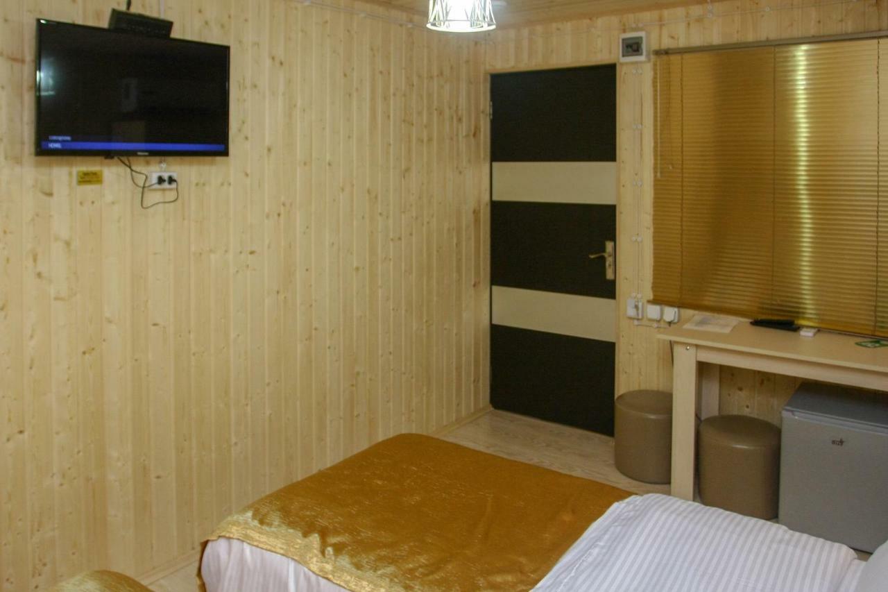 Park Hotel 쿠타이시 외부 사진